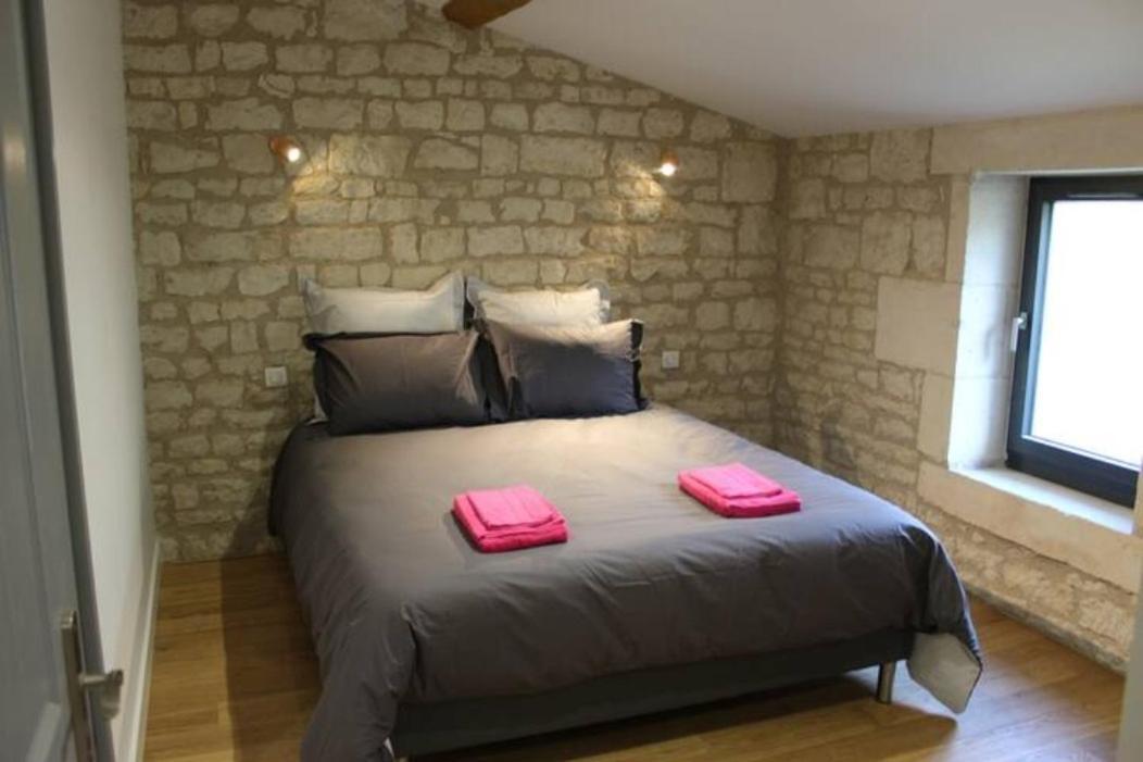 Chateau Des Loups - Les Cedres Bleus Echire Exterior foto