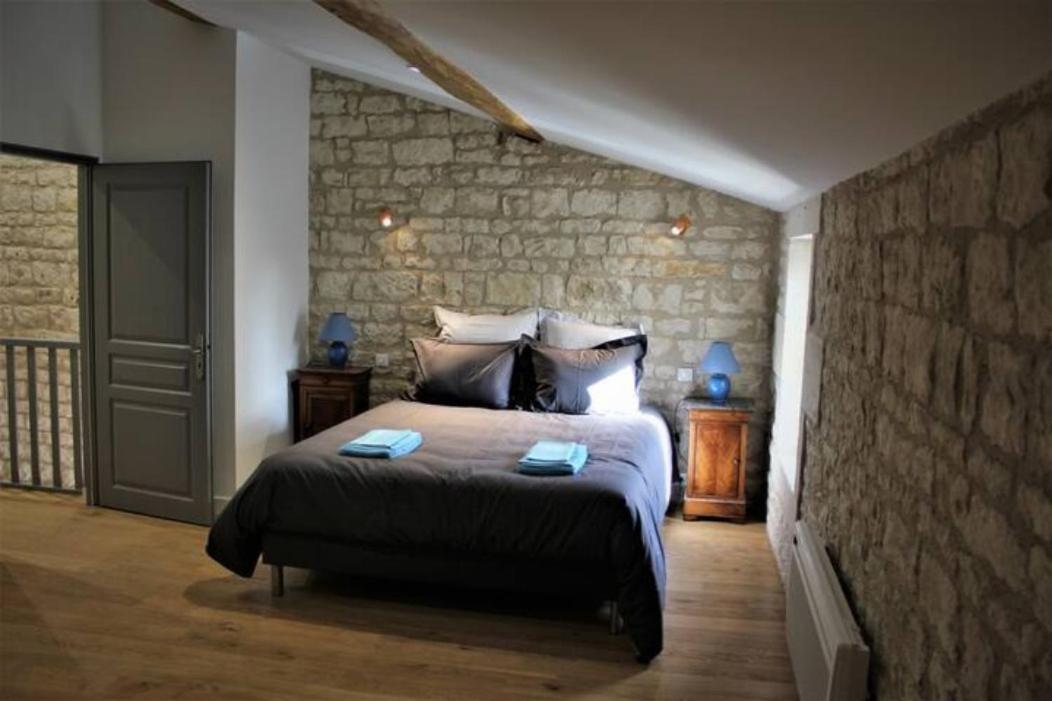 Chateau Des Loups - Les Cedres Bleus Echire Exterior foto