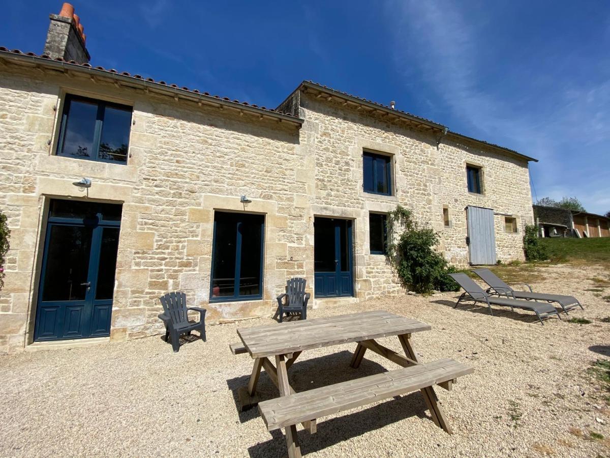 Chateau Des Loups - Les Cedres Bleus Echire Exterior foto