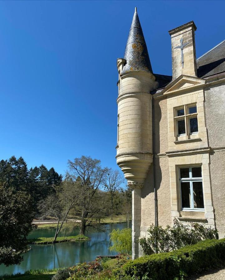 Chateau Des Loups - Les Cedres Bleus Echire Exterior foto
