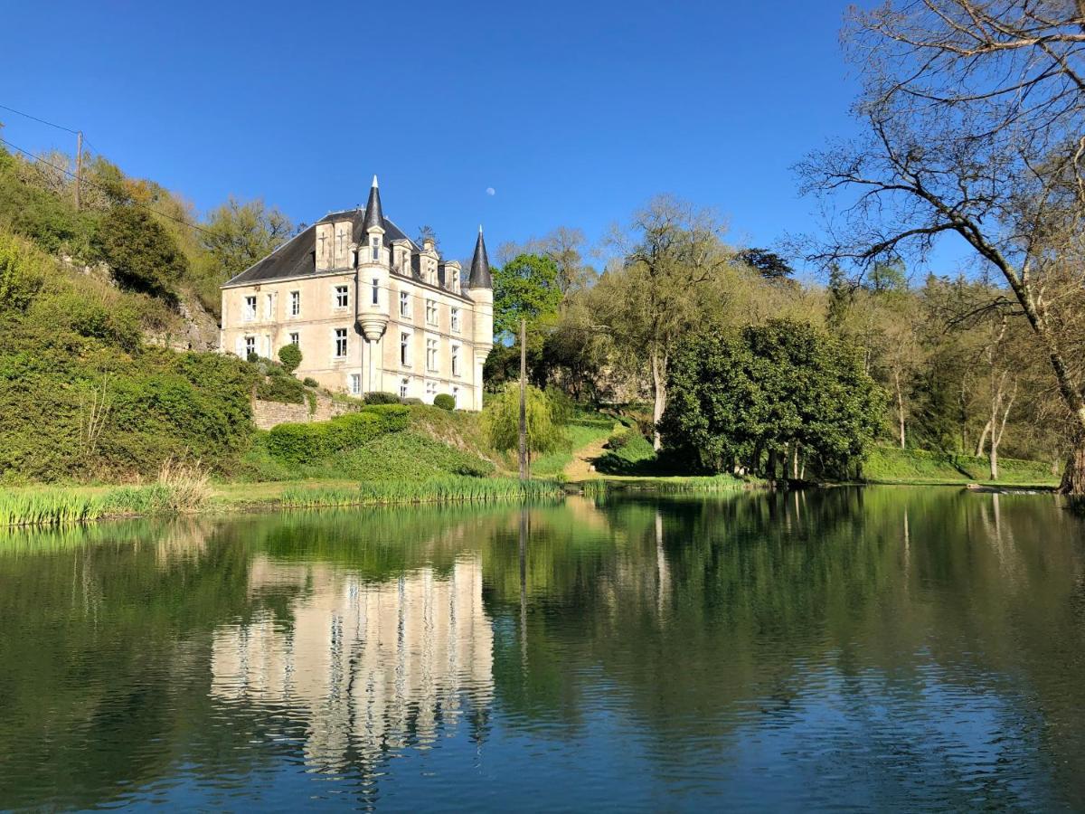 Chateau Des Loups - Les Cedres Bleus Echire Exterior foto